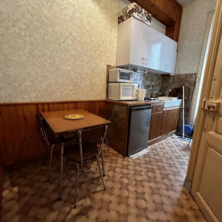 Studio La Bourboule, 1 Piece, 3 Personnes - Fr-1-667-40 Apartamento