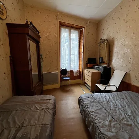 Studio La Bourboule, 1 Piece, 3 Personnes - Fr-1-667-40 La Bourboule